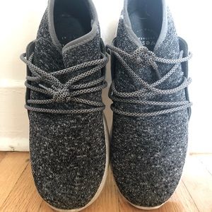 Size 8 women’s Vessi waterproof sneaker